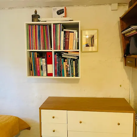 Apartment Charmerende Kaelderlejlighed I *