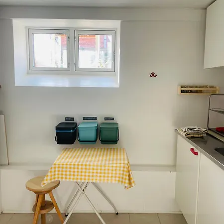 Charmerende Kaelderlejlighed I * Kopenhagen