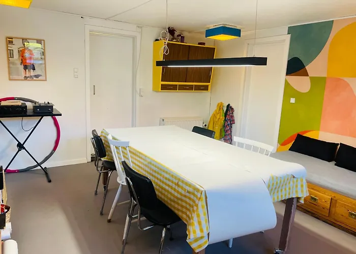 Charmerende Kaelderlejlighed I Apartament